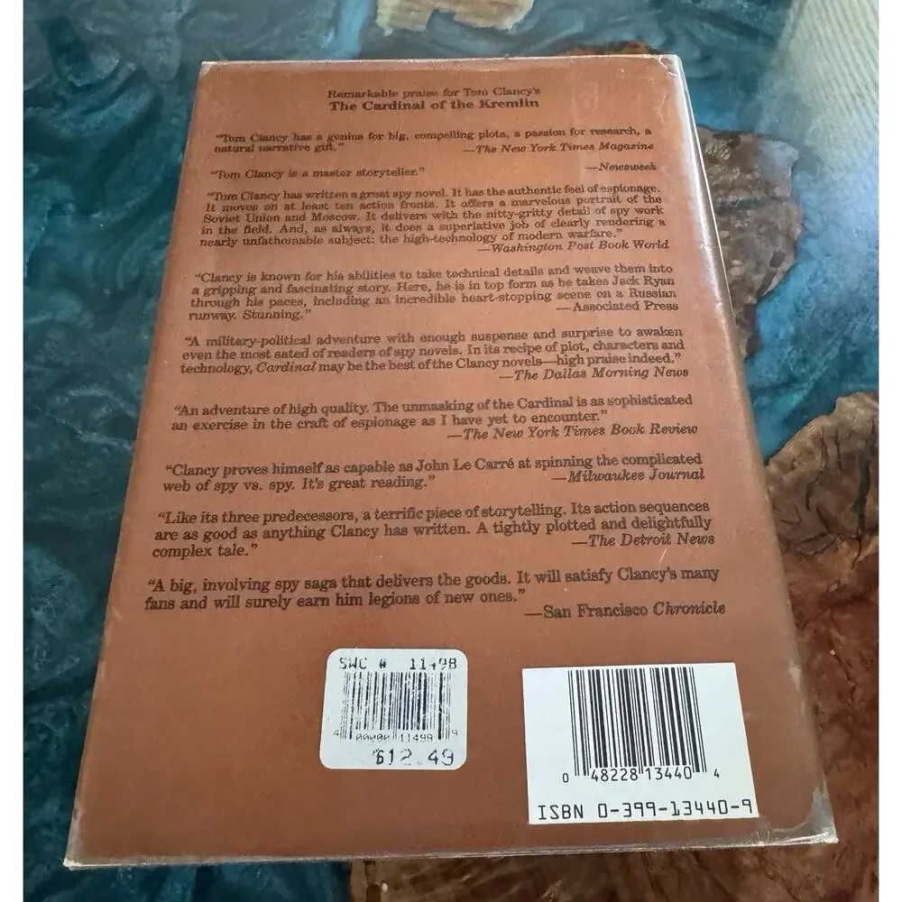 Tom Clancy *CLEAR AND PRESENT DANGER* HC/DJ 1st Edition - 1st Printing 1989
